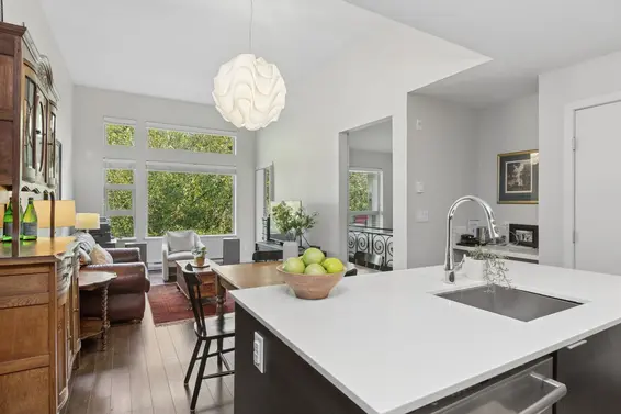 506 1679 Lloyd Avenue, North Vancouver For Sale - image 2