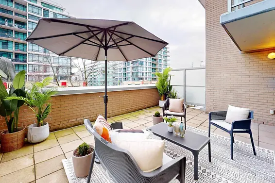 303 188 East Esplanade, North Vancouver