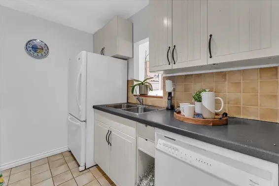3295 Mountain Highway, North Vancouver For Sale - image 11