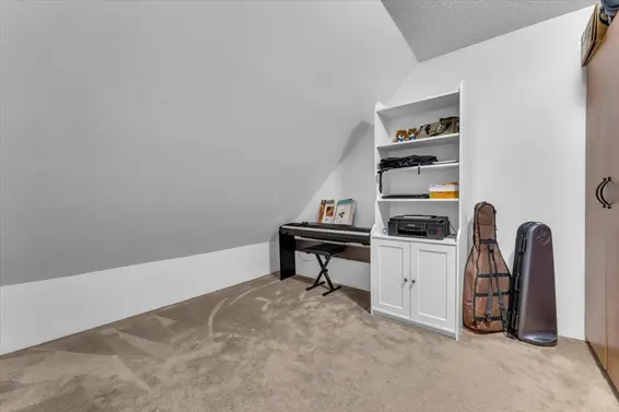 3295 Mountain Highway, North Vancouver For Sale - image 25