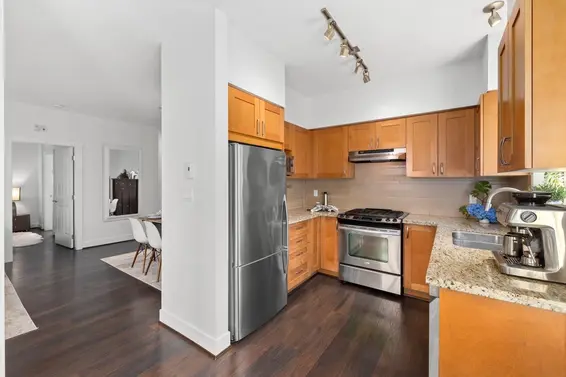110 2601 Whiteley Court, North Vancouver For Sale - image 18