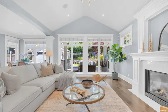2213 Jefferson Avenue, West Vancouver For Sale - image 4