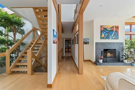 668 Beachview Drive, North Vancouver For Sale - image 8