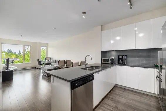 322 2665 Mountain Highway, North Vancouver