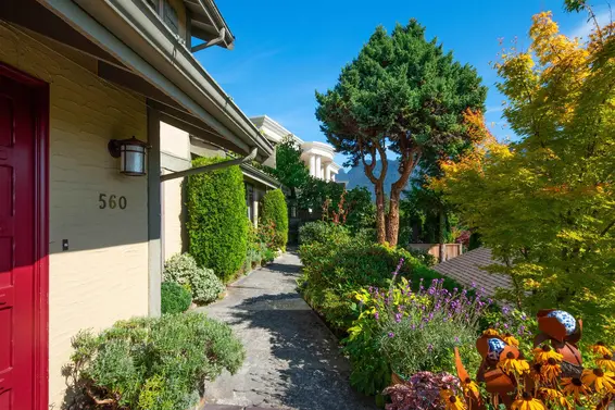 560 Craigmohr Drive, West Vancouver For Sale - image 10