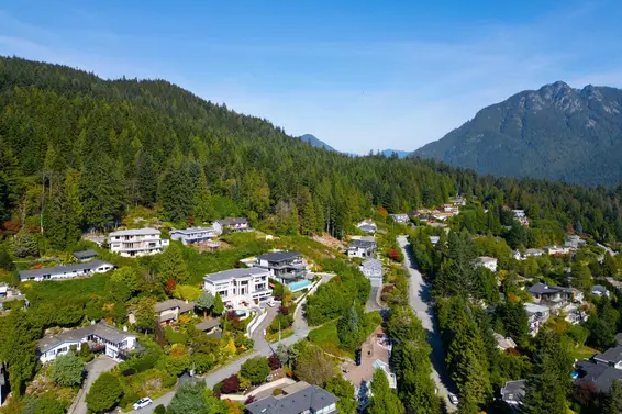 560 Craigmohr Drive, West Vancouver For Sale - image 14