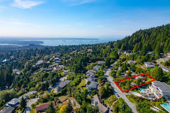 560 Craigmohr Drive, West Vancouver For Sale - image 24