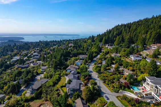 560 Craigmohr Drive, West Vancouver For Sale - image 38