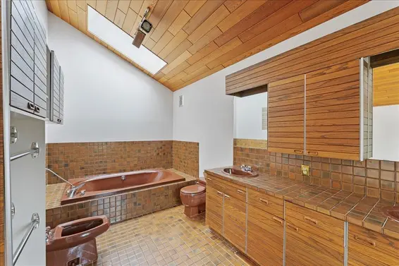 1064 Ruthina Avenue, North Vancouver For Sale - image 31