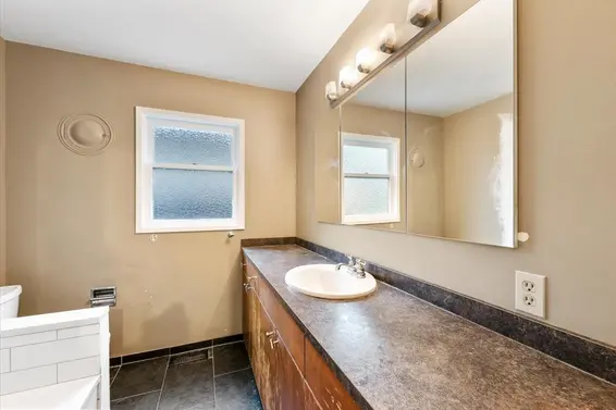 1064 Ruthina Avenue, North Vancouver For Sale - image 34