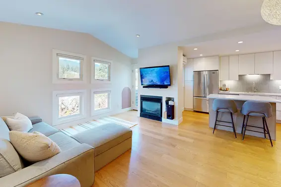 304 1528 Bowser Avenue, North Vancouver For Sale - image 10