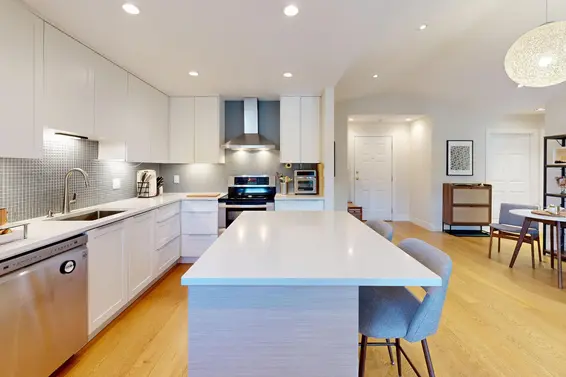 304 1528 Bowser Avenue, North Vancouver For Sale - image 2