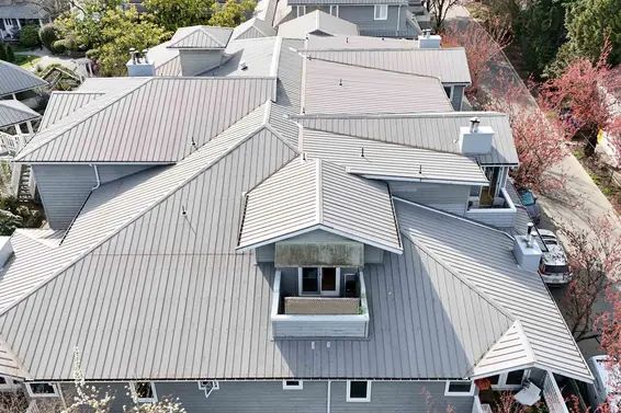 304 1528 Bowser Avenue, North Vancouver For Sale - image 32