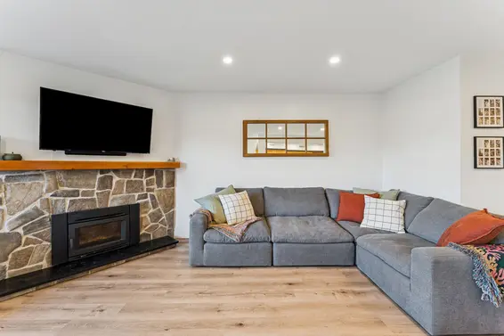 1053 Old Lillooet Road, North Vancouver For Sale - image 12