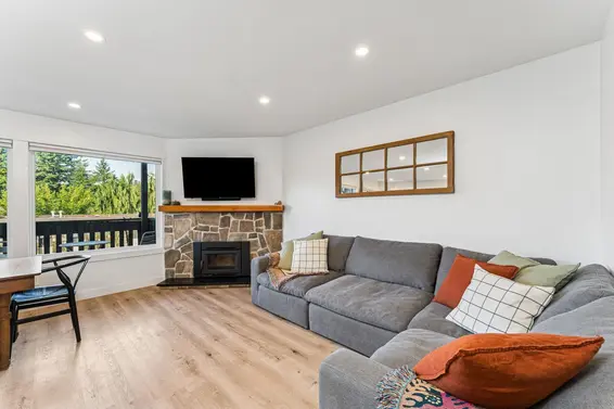 1053 Old Lillooet Road, North Vancouver For Sale - image 13