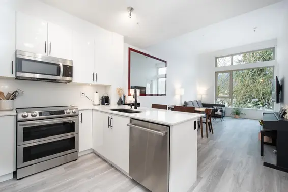 515 119 West 22nd Street, North Vancouver