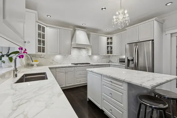 4081 Woodbury Avenue, North Vancouver For Sale - image 8