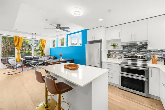 TH5 2137 Chesterfield Avenue, North Vancouver
