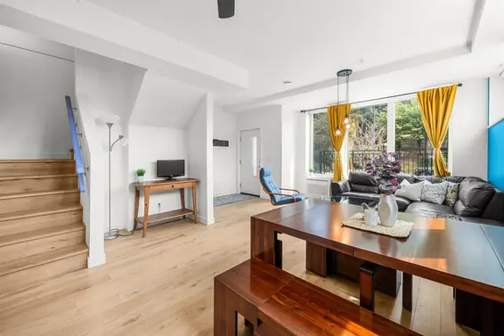TH5 2137 Chesterfield Avenue, North Vancouver For Sale - image 2