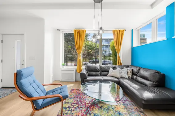 TH5 2137 Chesterfield Avenue, North Vancouver For Sale - image 5