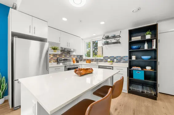 TH5 2137 Chesterfield Avenue, North Vancouver For Sale - image 6