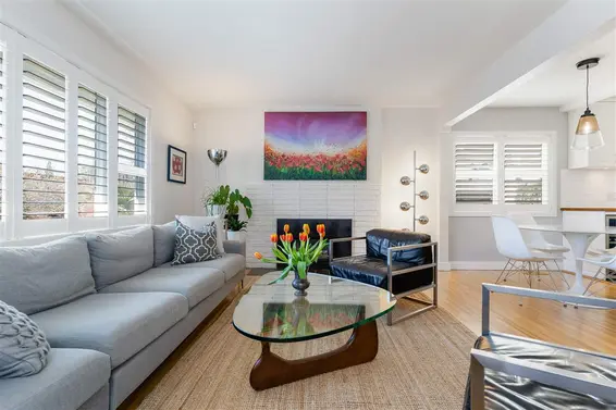 222 East 10Th Street, North Vancouver For Sale - image 2