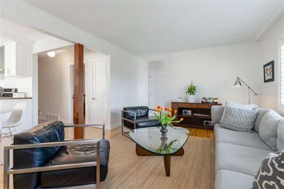 222 East 10Th Street, North Vancouver For Sale - image 3