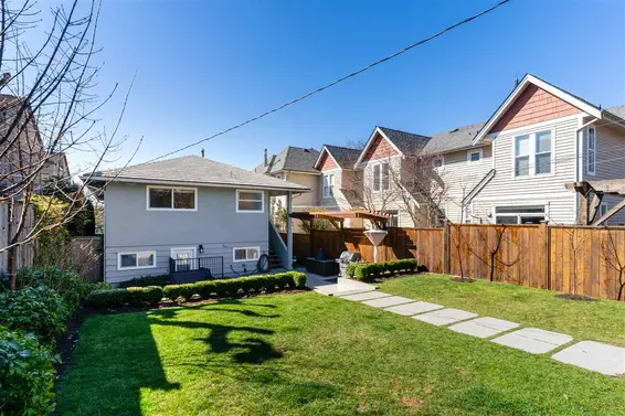222 East 10Th Street, North Vancouver For Sale - image 33