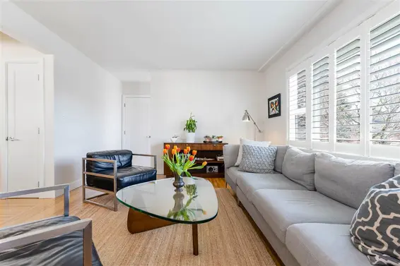 222 East 10Th Street, North Vancouver For Sale - image 4
