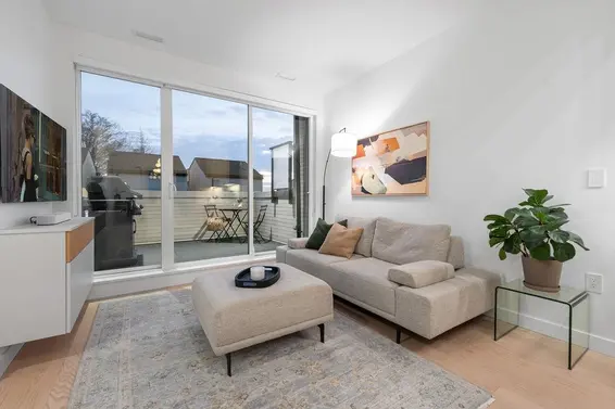 223 650 East 2nd Street, North Vancouver For Sale - image 7