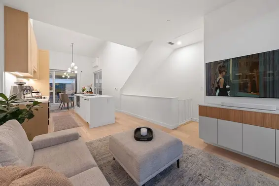 223 650 East 2nd Street, North Vancouver For Sale - image 9