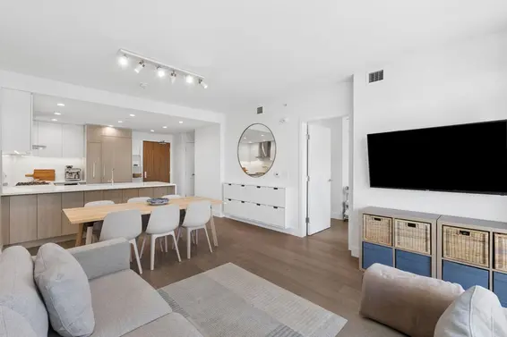 208 177 West 3rd Street, North Vancouver For Sale - image 6