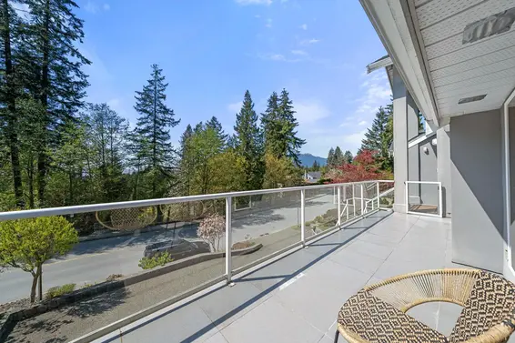 192 Montroyal Boulevard, North Vancouver For Sale - image 12
