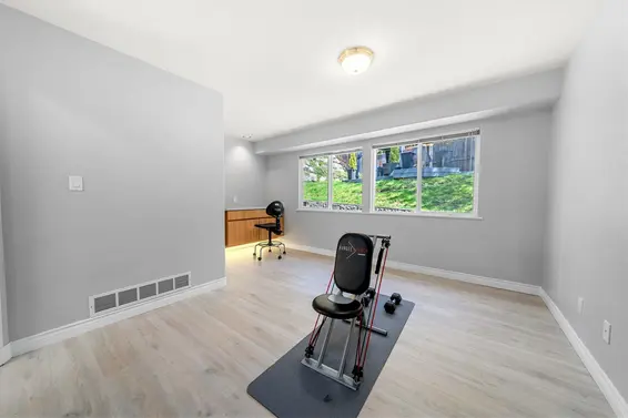 192 Montroyal Boulevard, North Vancouver For Sale - image 21