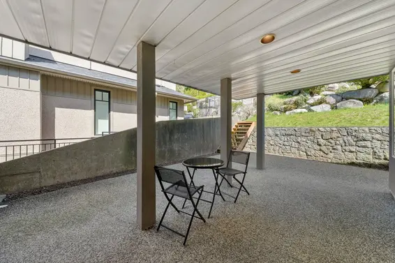 192 Montroyal Boulevard, North Vancouver For Sale - image 33