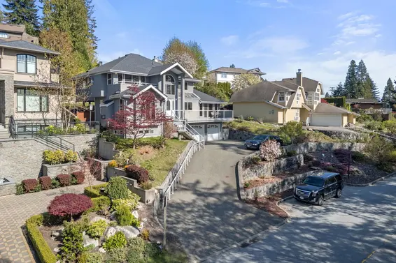 192 Montroyal Boulevard, North Vancouver For Sale - image 39