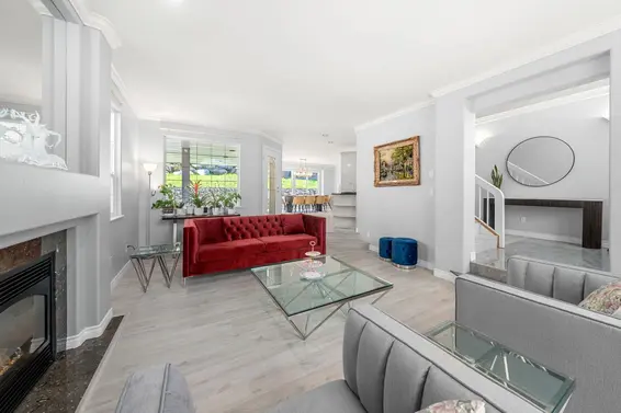 192 Montroyal Boulevard, North Vancouver For Sale - image 8