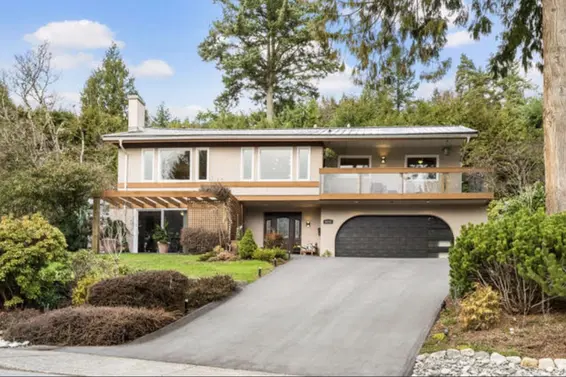 4572 Woodgreen Drive, West Vancouver For Sale - image 3