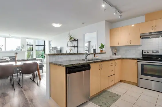 306 305 Lonsdale Avenue, North Vancouver For Sale - image 3