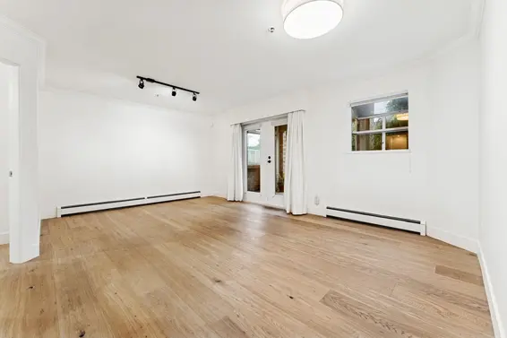 1 2110 Marine Drive, West Vancouver For Sale - image 3