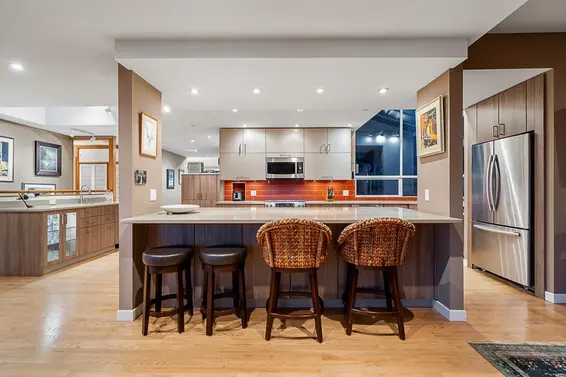 2215 Chairlift Road, West Vancouver For Sale - image 2
