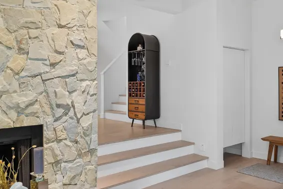 2221 Bowser Avenue, North Vancouver For Sale - image 12