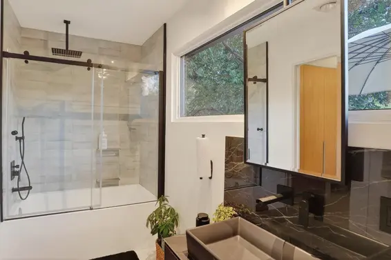 2221 Bowser Avenue, North Vancouver For Sale - image 30