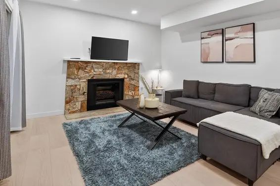 2221 Bowser Avenue, North Vancouver For Sale - image 32