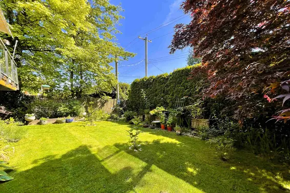 414 Montroyal Boulevard, North Vancouver For Sale - image 31