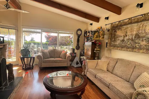 414 Montroyal Boulevard, North Vancouver For Sale - image 8