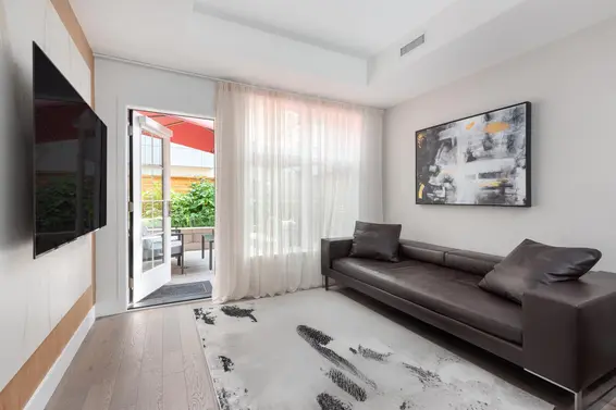 124 2070 Curling Road, North Vancouver