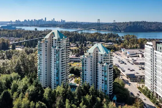 19A 328 Taylor Way, West Vancouver