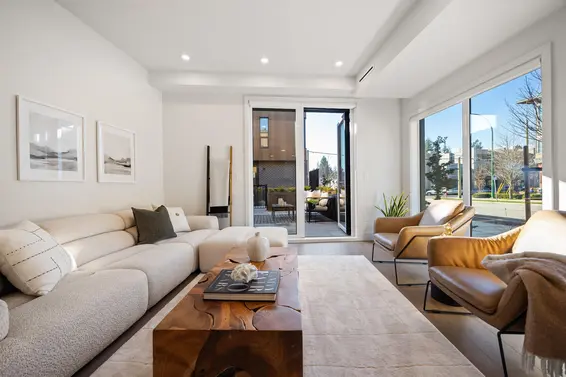 3218 Highland Boulevard, North Vancouver For Sale - image 2