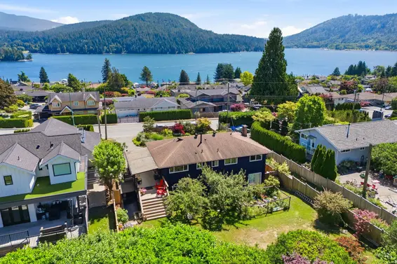575 North Dollarton Highway, North Vancouver For Sale - image 2